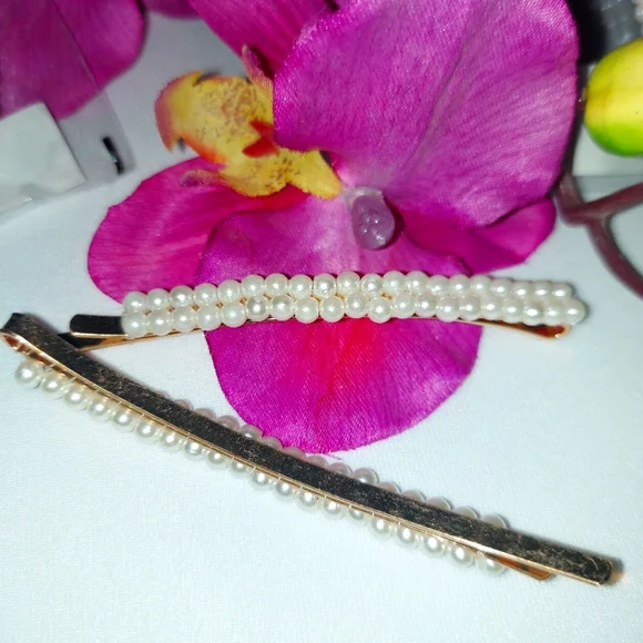 PEARL HAIR CLIP - Picture 2 of 3